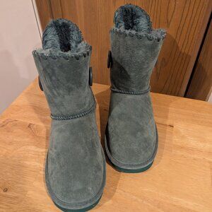 Lamo Fur Lined Women's Boots Green-Size 7